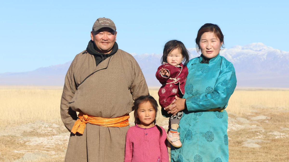 “I was able to buy food and essential items I couldn´t afford before.” We supported Mongolian herders during harsh winters
