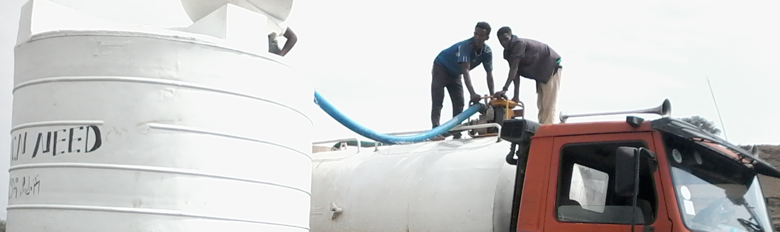 Ethiopia: Water trucks and donkeys fight against drought