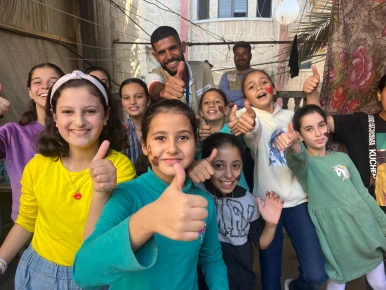 Since the beginning of 2024, together with War Child, we have been providing psychological assistence to children and their families. As of September 2024, we have helped 7,544 children and family members. This support was possible thanks to our Club of Friends and the SOS Gaza Emergency Appeal. During the second half of the year, we were able to help 8,259 children and their parents. In total, together with War Child, we supported 15,803 children and family members in 2024.