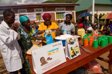 US suspension of aid is gambling with lives. The support of private donors is crucial now