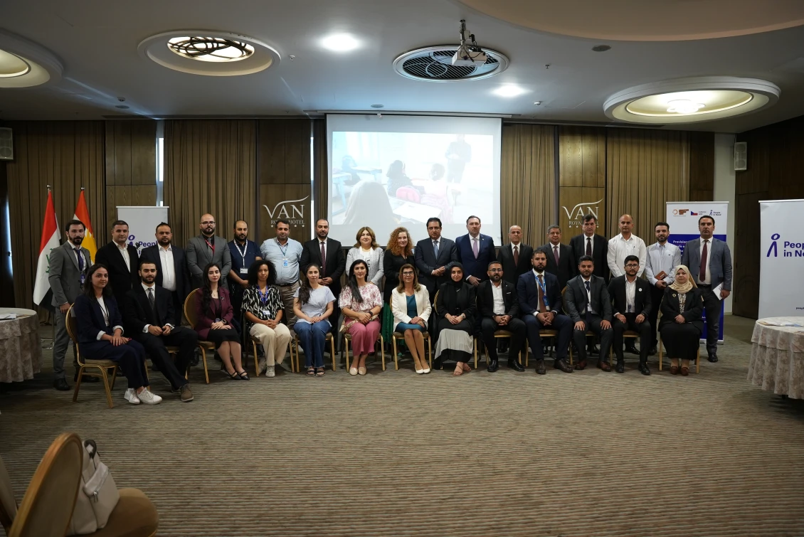 The participants in the Hana launching event, including the minister of education in KRI and the general consul of the Czech Republic in KRI, are shown in this photo
