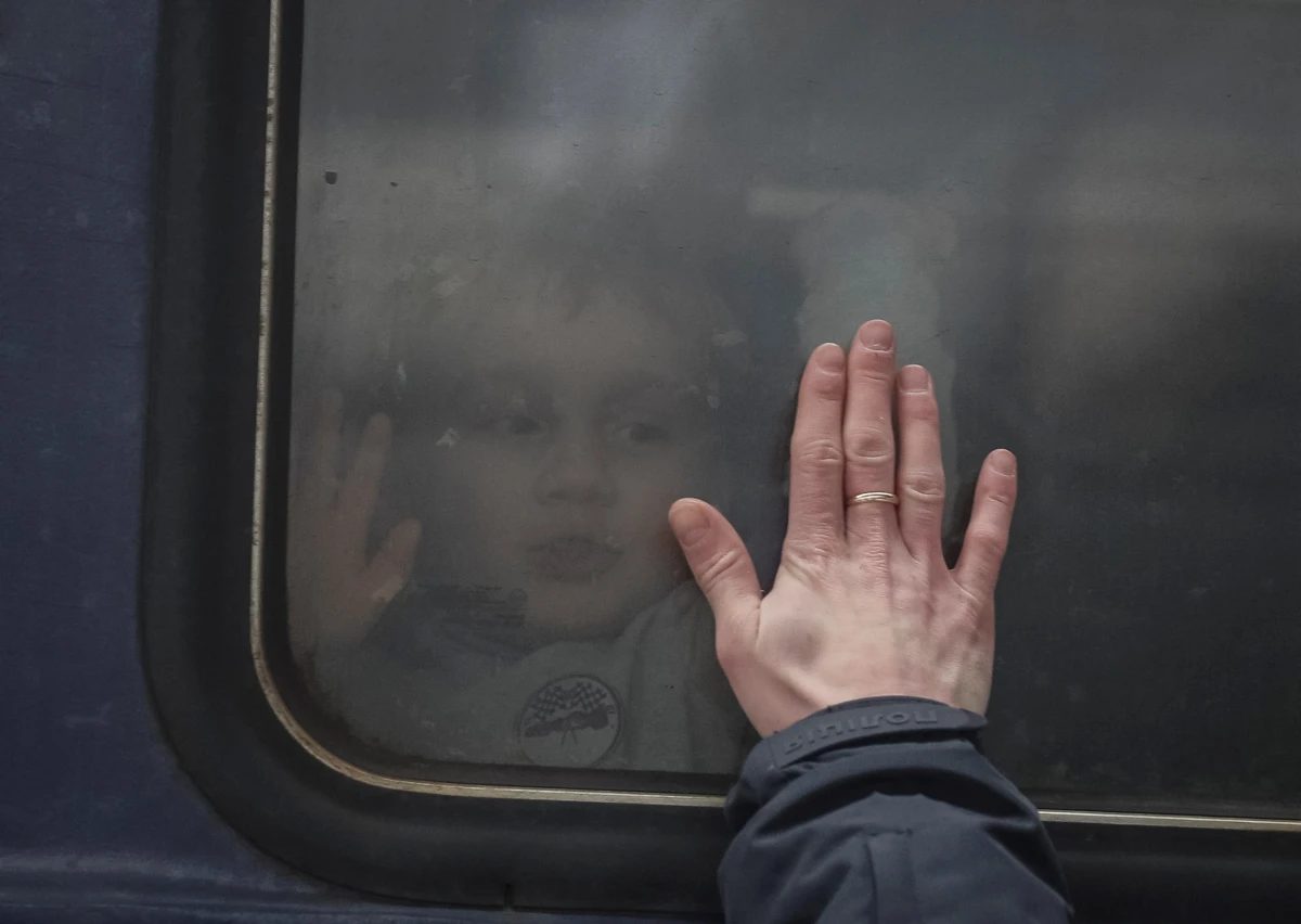 For Ukrainian Romani, Hungarian Passports are a Trap, says Jan Černý from People in Need