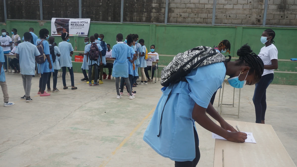 School elections in Angola lead students to active citizenship 🙋🏾 🙋🏾‍♂️