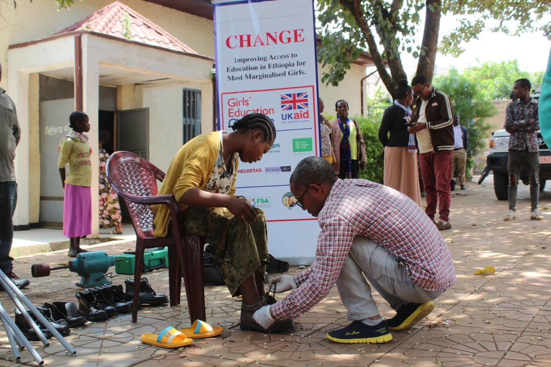 The eyeglasses, crutches and orthopaedic shoes were donated for girls with disabilities.