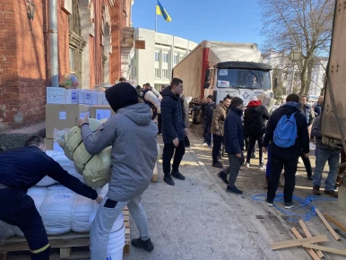 We have delivered food and hygiene items to 4000 people trapped in the encircled city of Sumy