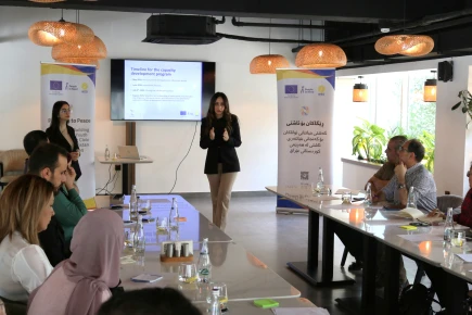 Information session for young people in Iraq. 