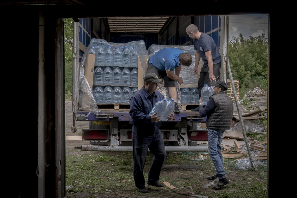 Humanitarian convoy and hygiene items distribution in Chasiv Yar