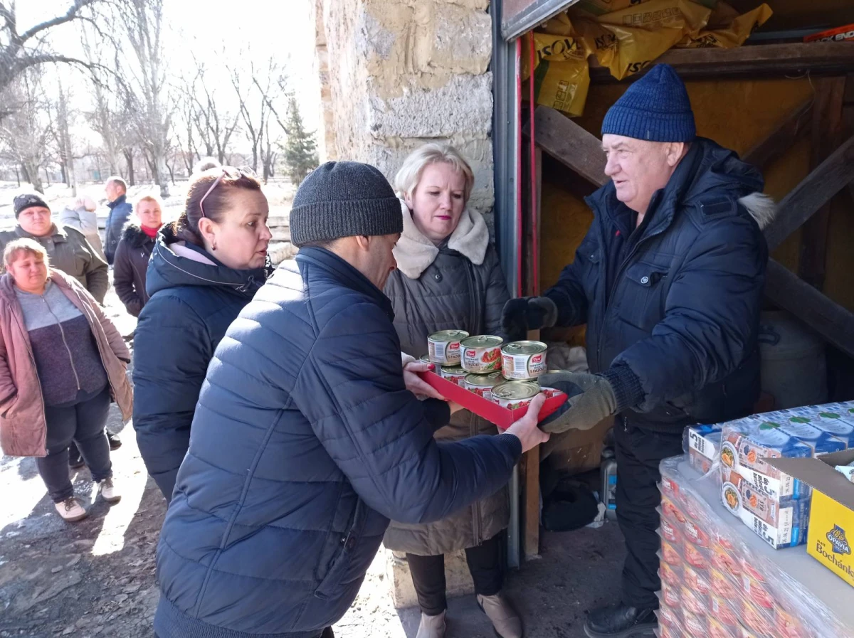 People in Need has provided €14,4 million worth of aid to the victims of the war in Ukraine: we have delivered aid to Bucha, and water and food to the east of the country