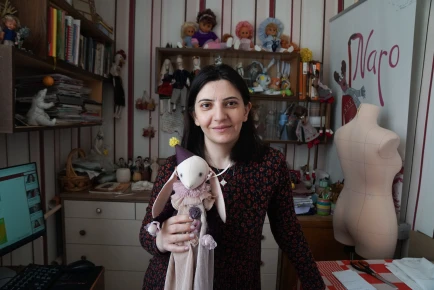 We help Narine and her dolls to fight the negative impacts of the COVID-19 pandemic