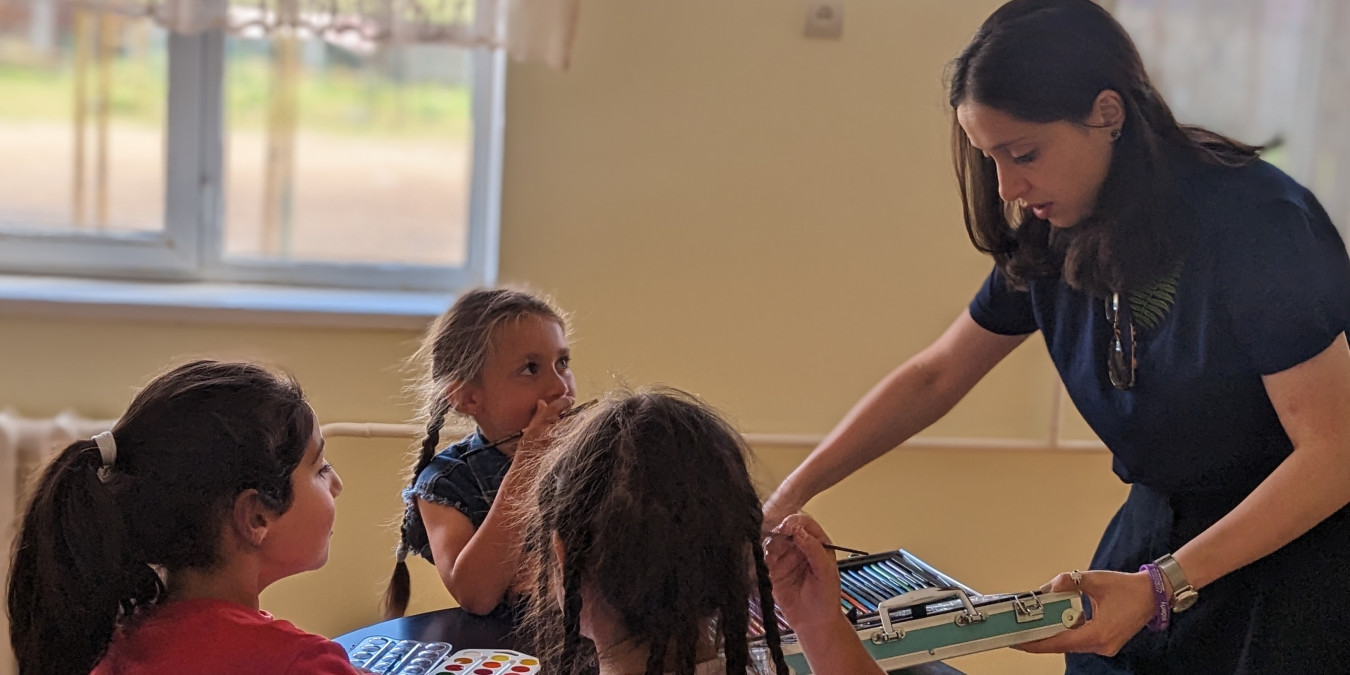 Providing pedagogical and psychosocial support and a favourable environment for conflict-affected children