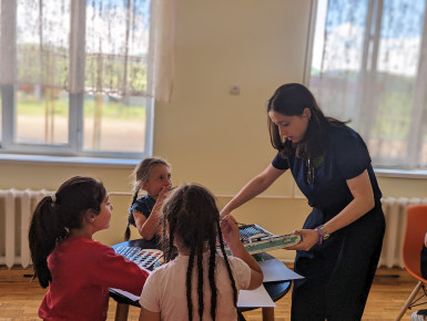 Providing pedagogical and psychosocial support and a favourable environment for conflict-affected children