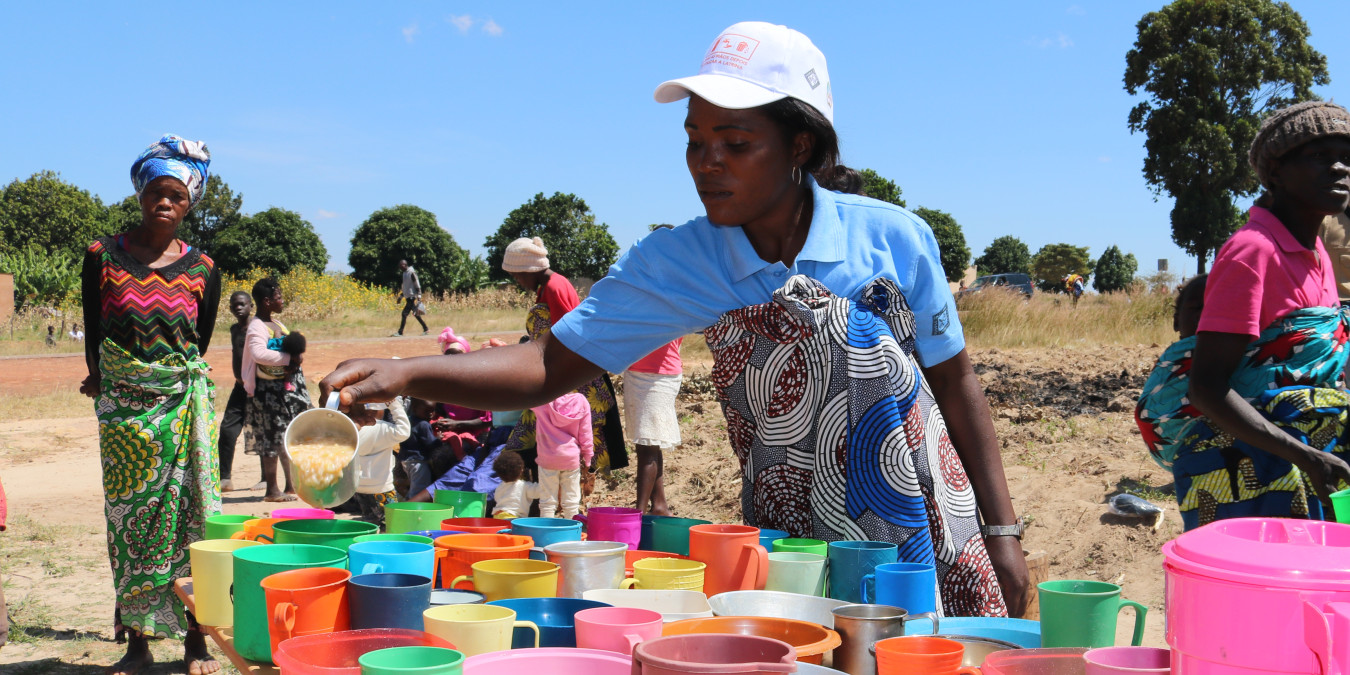 Inspirational Adélia: The Story of A Humanitarian Determined to Make a Difference