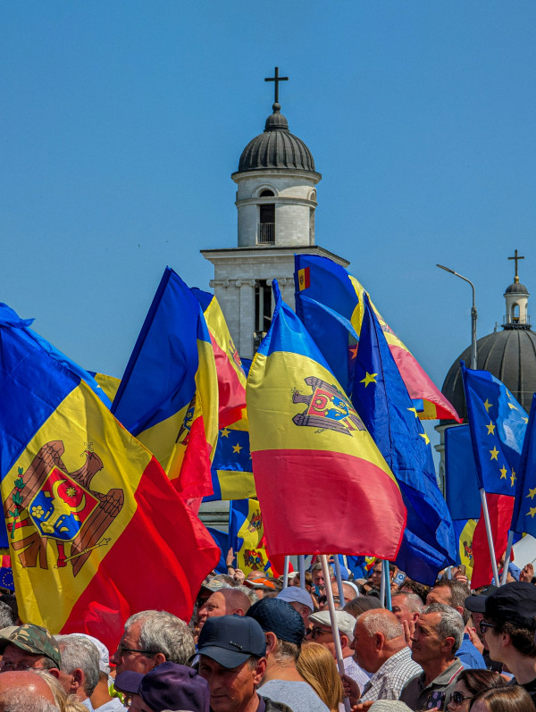 Russia Seeks to Sway Moldova’s Crucial Elections, Flooding the Country With Disinformation