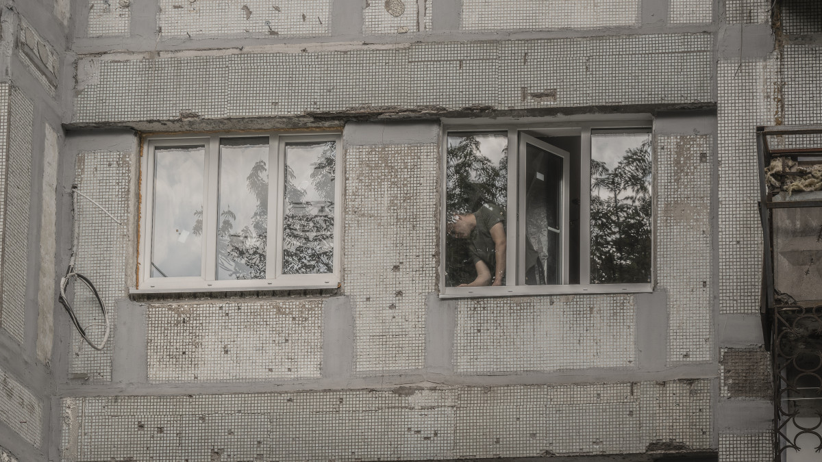 Restoring homes and hope near the frontline in Ukraine