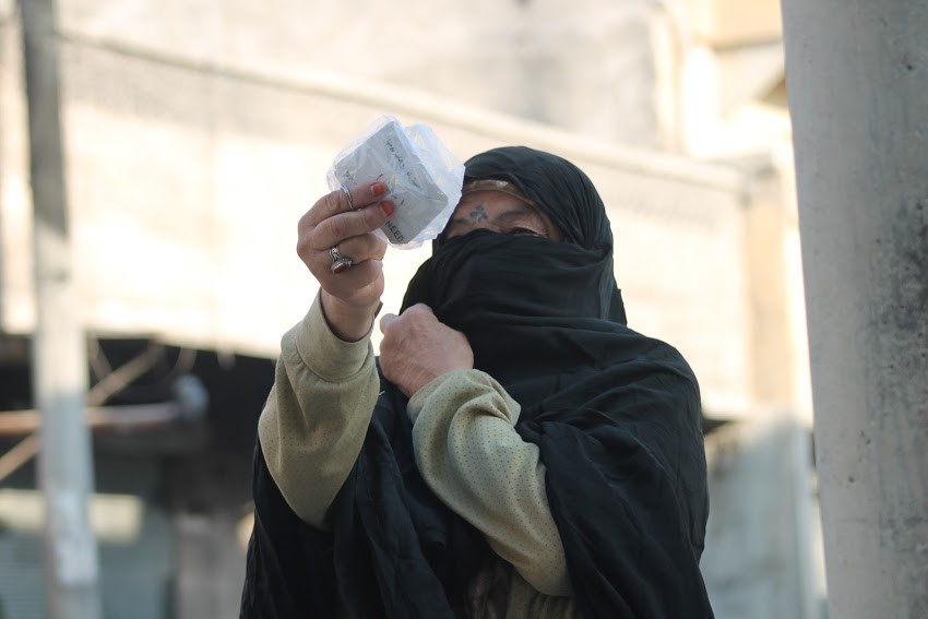 Only the fear of the bombs left, says Zahra from Aleppo. People in Need helps every month 120,000 people in Syria