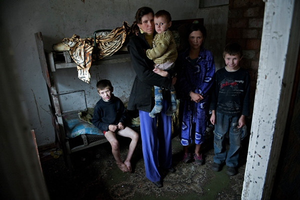 “When you do not bring medicine to elders, they will not need food anymore.” People in Need aids Donetsk