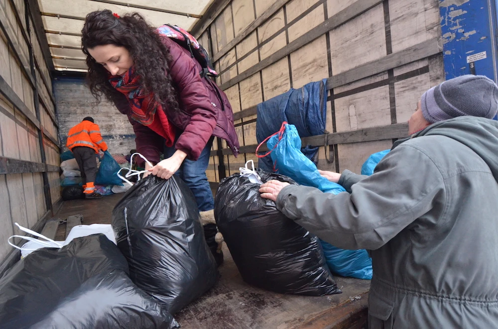 People in Need dispatched a convoy from the Czech Republic carrying roofing material and winter clothing for thousands of Ukrainians affected by conflict