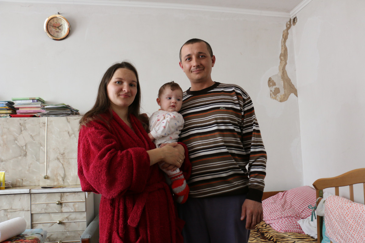 “I wish a peaceful future for my children.“ Ukrainian refugees were hiding in their basement for a month