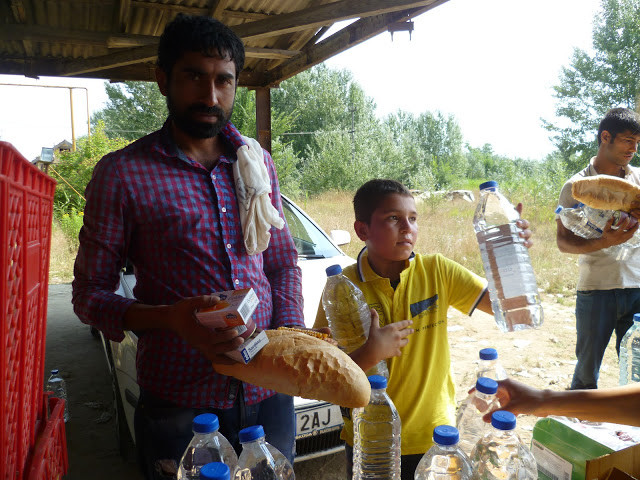 People in Need in Macedonia and Serbia supports organisations offering refugees material, psychosocial and legal assistance