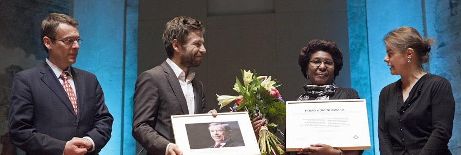 Homo Homini Goes to 11 Cuban Dissidents. Asunción Carillo Hernández, Mother of One of the Winners, Took the Award in Prague last night.