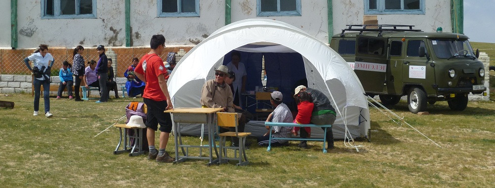 Czech mobile ambulances help herders in Mongolian steppes