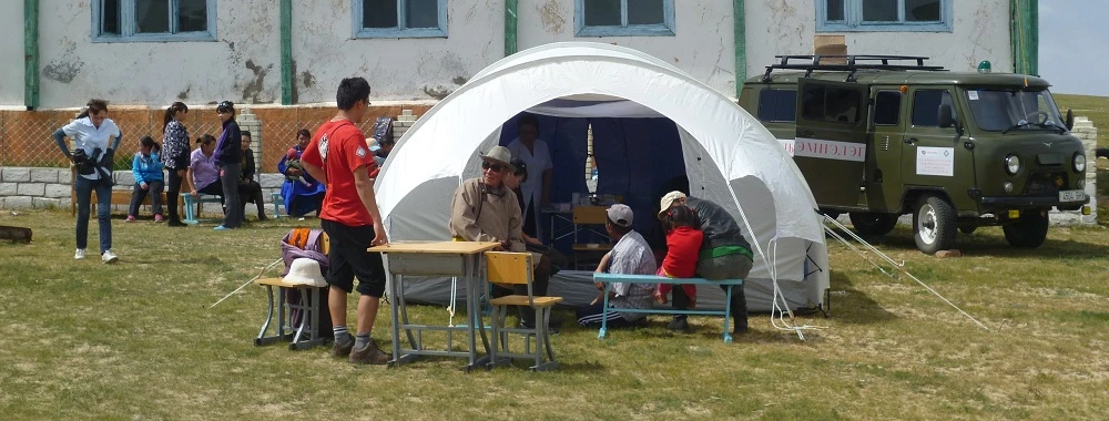 Czech mobile ambulances help herders in Mongolian steppes