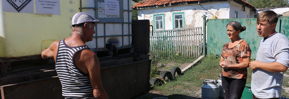 Elenovka, the village in the line of fire: two years without peace and water