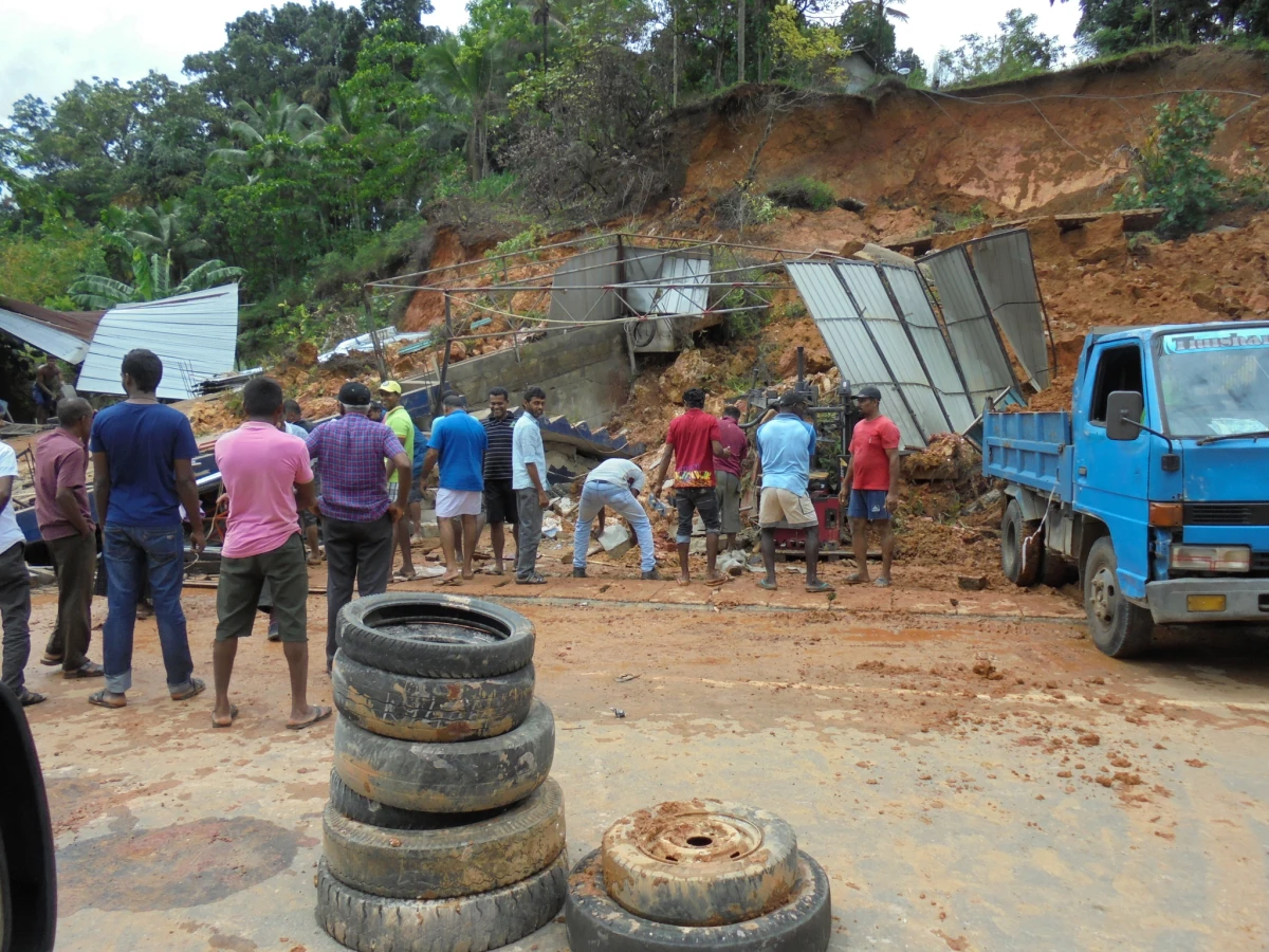 630,000 people have been affected as a result of floods in Sri Lanka. People in Need and their partners have been helping the most vulnerable to restore their livelihoods and clean water sources