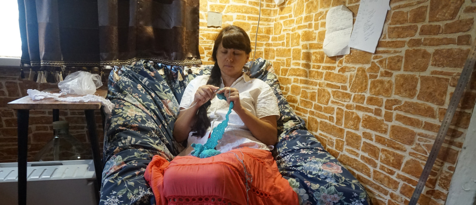 Lack of employment and access to the markets in the areas affected by the conflict leads to dependence of the local populations on the humanitarian assistance