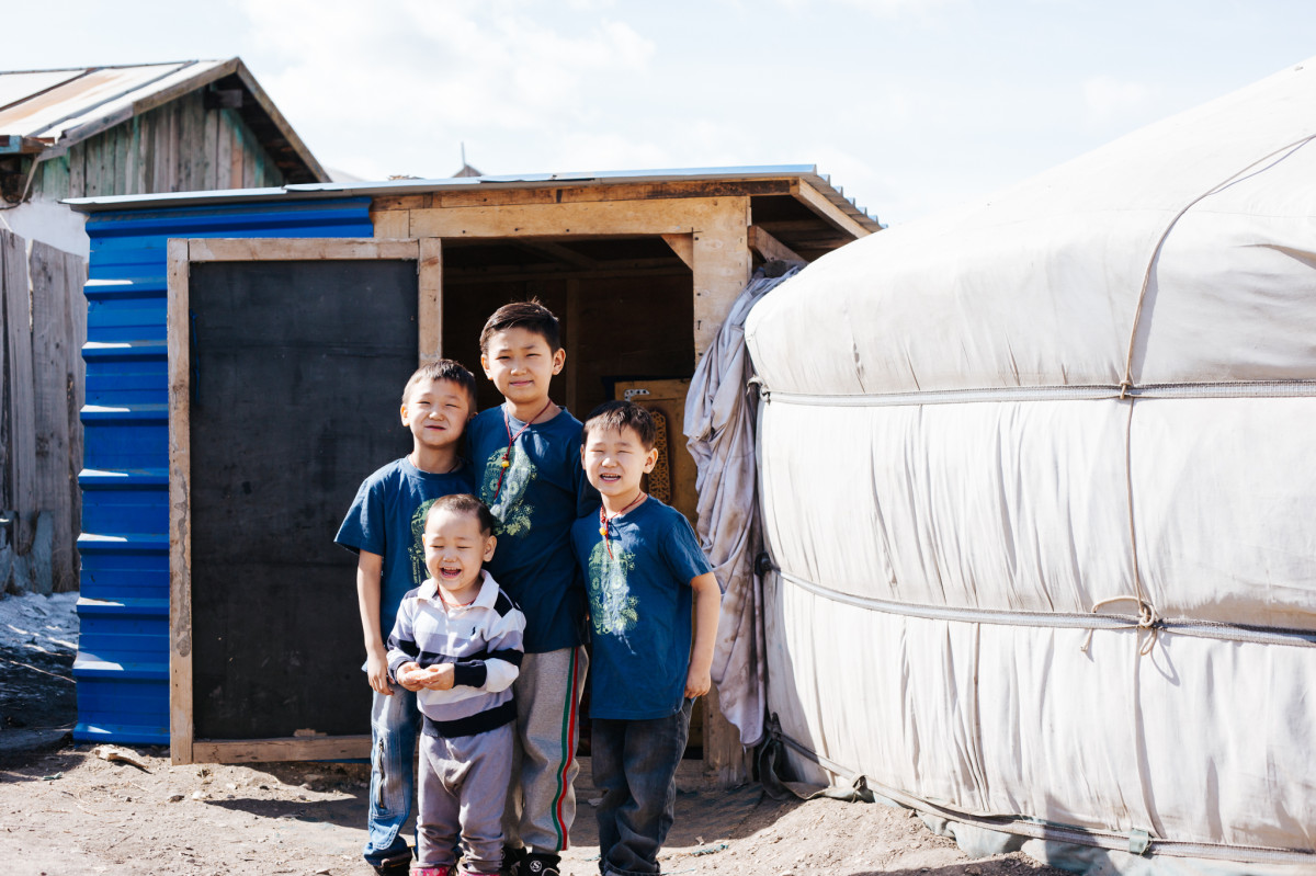 Swiss Agency for Development and Cooperation, People In Need support 750 children with nutrition, education and health kits