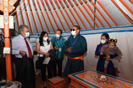 A Bright Future Ahead: UN Secretary-General Meets Mongolian Family 