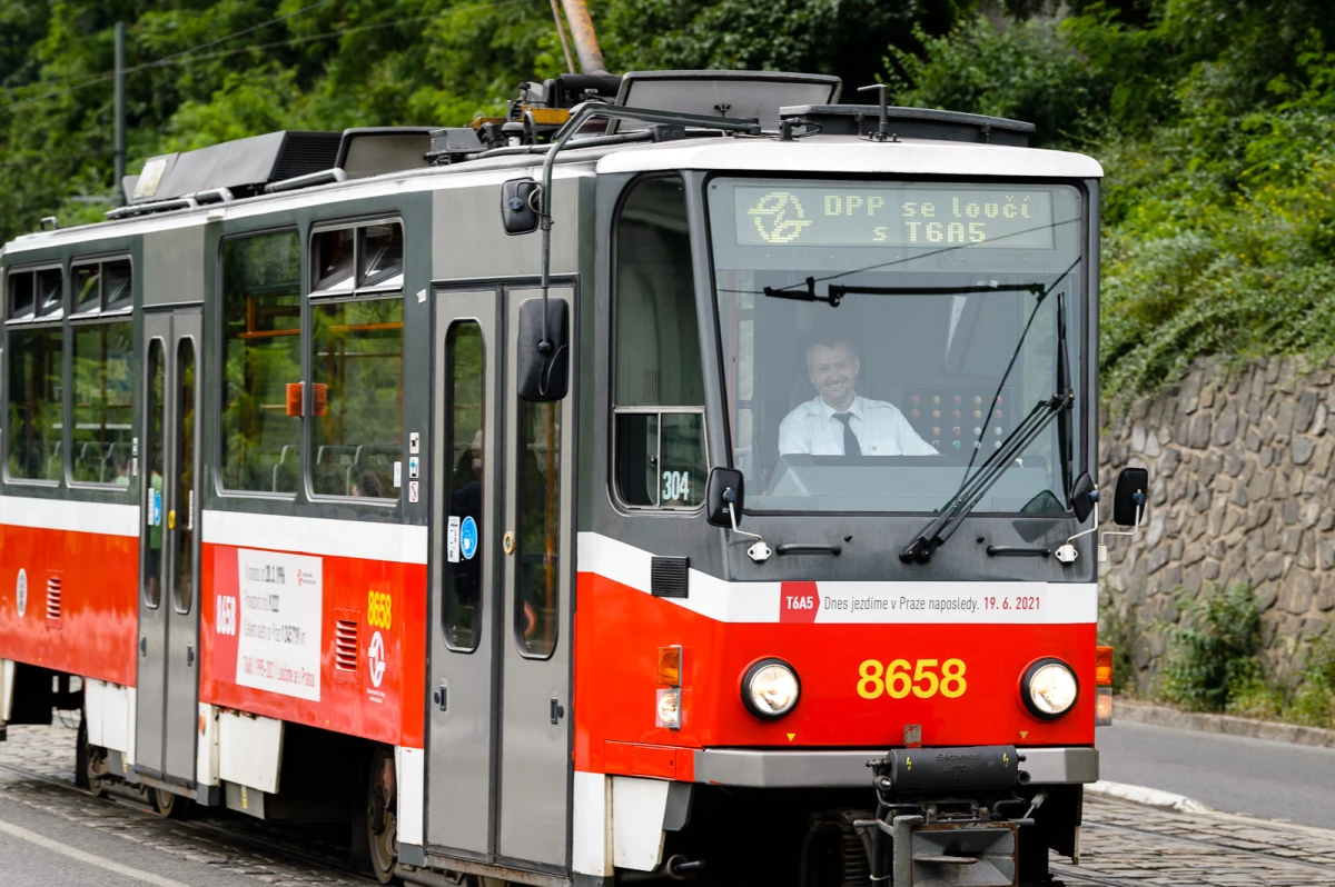 Prague public transit company in cooperation with the Capital city of Prague and People in Need, has donated 20 trams and 2 buses to Ukraine