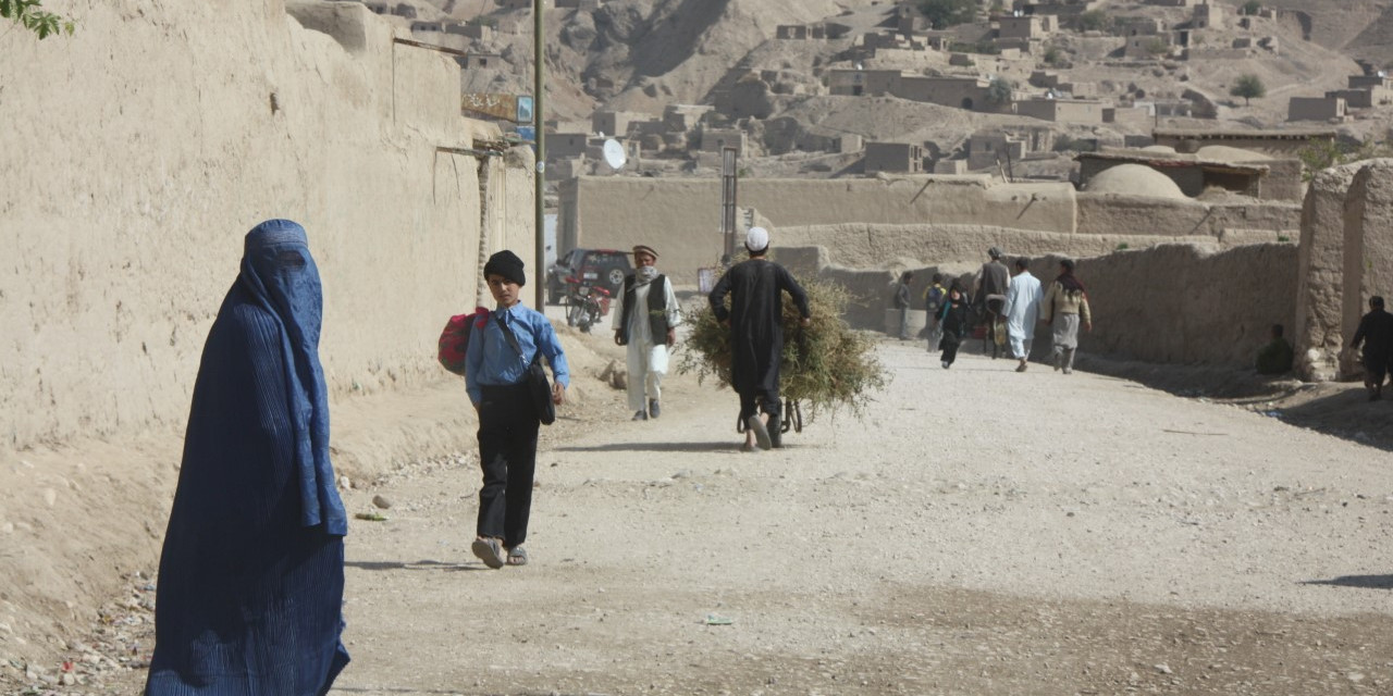 People in Need suspends programmes in Afghanistan and calls for lifting of a ban on female aid workers